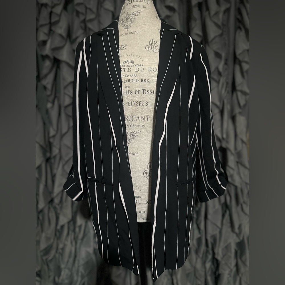 Worthington Suit blazer in black and white with stripes, size L